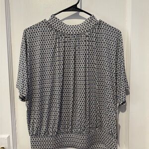 NWT Worthington Black and White Geometric Blouse